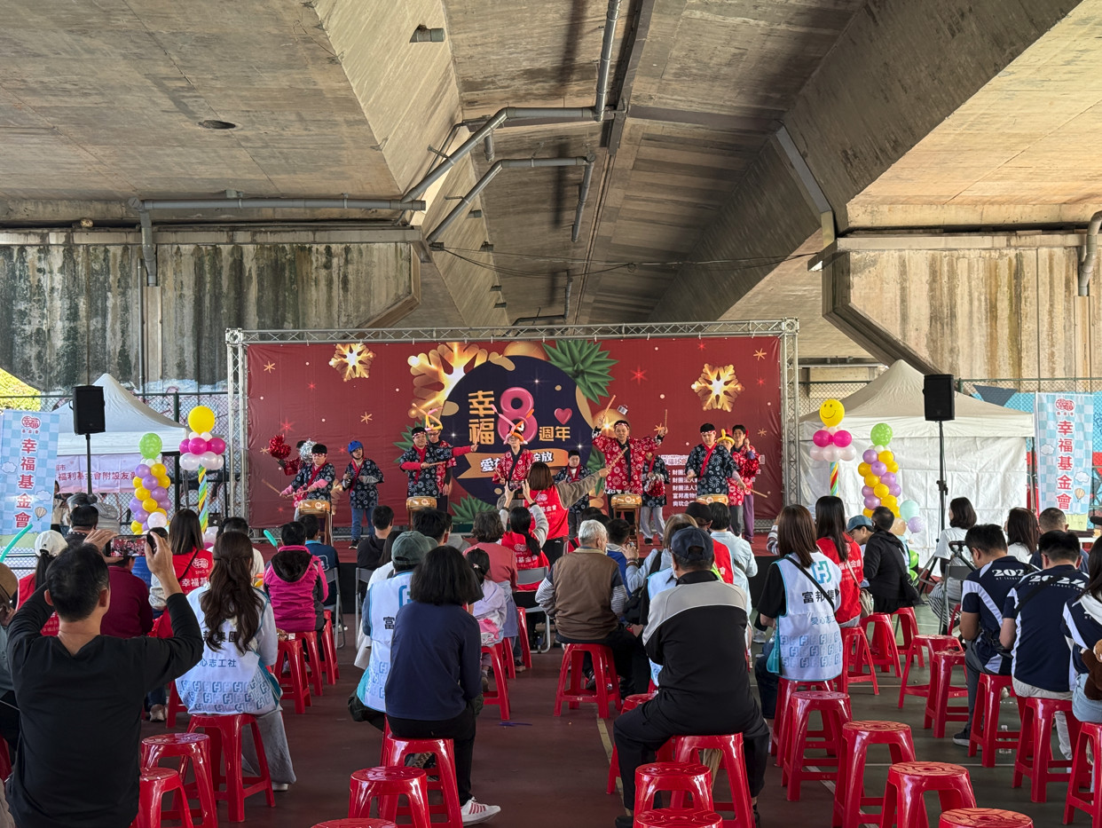 1141129幸福基金會8週年×龍潭公益市集(標題圖檔)