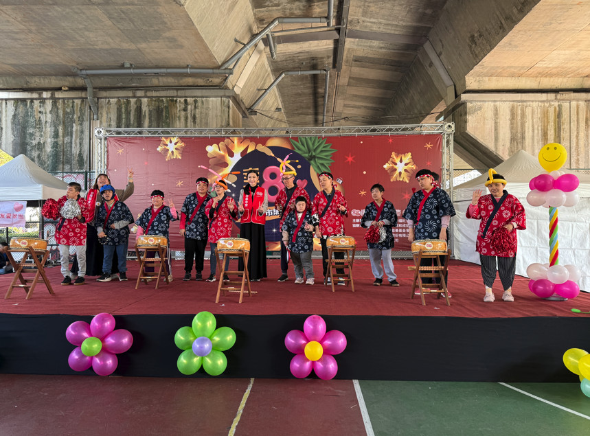 憨兒成果展×趣味闖關×好味市集 幸福基金會八周年慶熱鬧溫馨(標題圖檔)