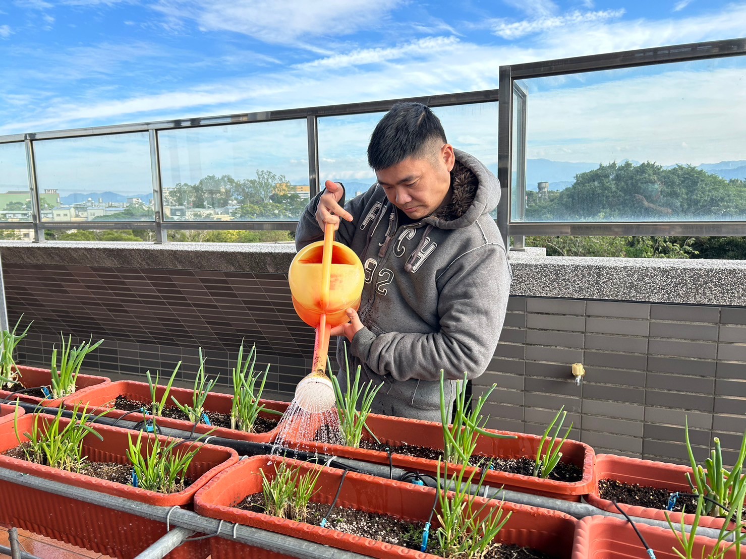 守護大孩子的純真 讓愛延續(標題圖檔)